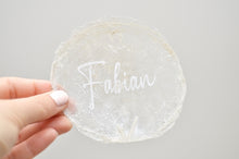 Lade das Bild in den Galerie-Viewer, Namenskärtchen in Muscheloptik, Personalisierte Caspizscheiben