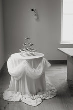 Lade das Bild in den Galerie-Viewer, Chrom Kelch Verleihartikel
